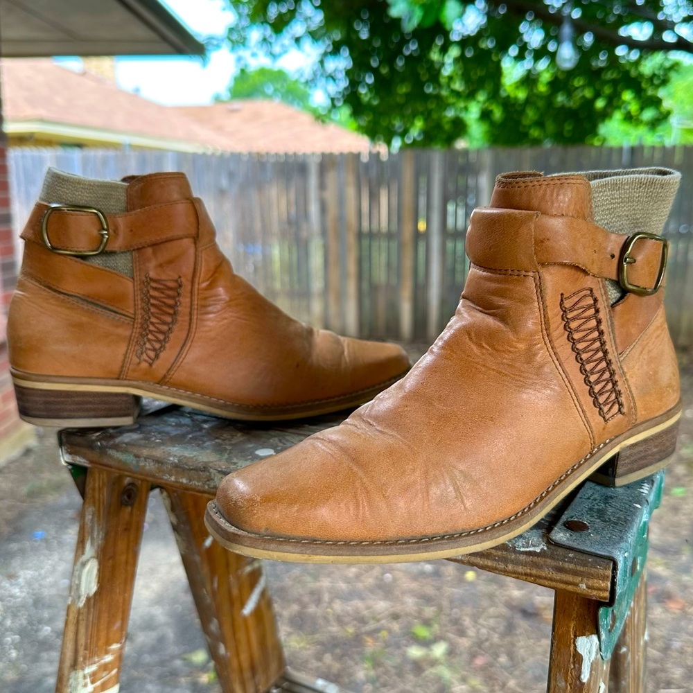 Vintage western ankle cowboy boots